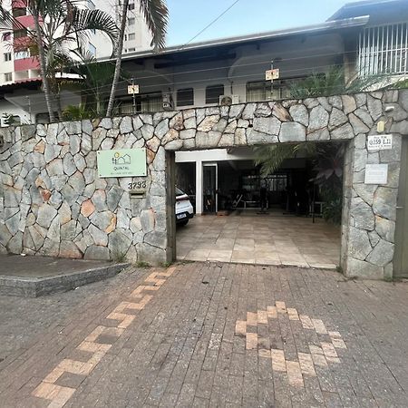 Casa Quintal Bueno! 5 Quartos Com Ar Split E Internet Ultra! Perto Do Melhor De Goiania! Marista Parques Areiao E Vaca Brava Hospital Premium Mater Dei Blue Fit Perdomo Goiania Shopping! Eksteriør bilde