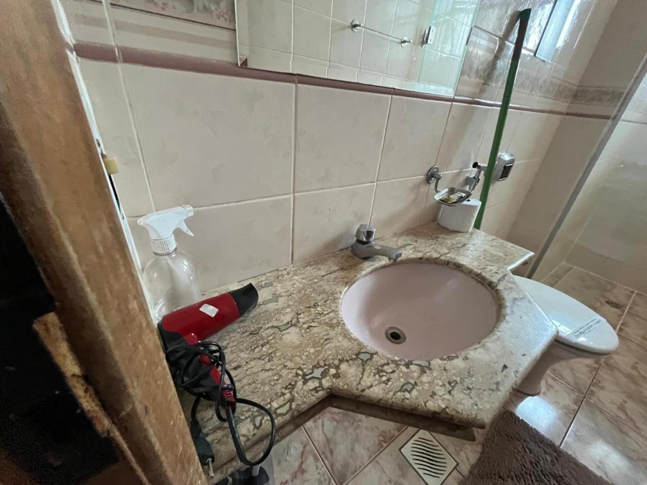 Casa Quintal Bueno! 5 Quartos Com Ar Split E Internet Ultra! Perto Do Melhor De Goiania! Marista Parques Areiao E Vaca Brava Hospital Premium Mater Dei Blue Fit Perdomo Goiania Shopping! Eksteriør bilde